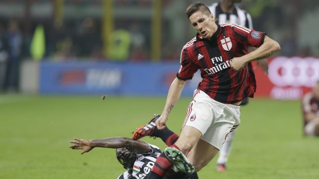 Download this Milan Fernando Torres Tackled Juventus Kwadwo Asamoah picture