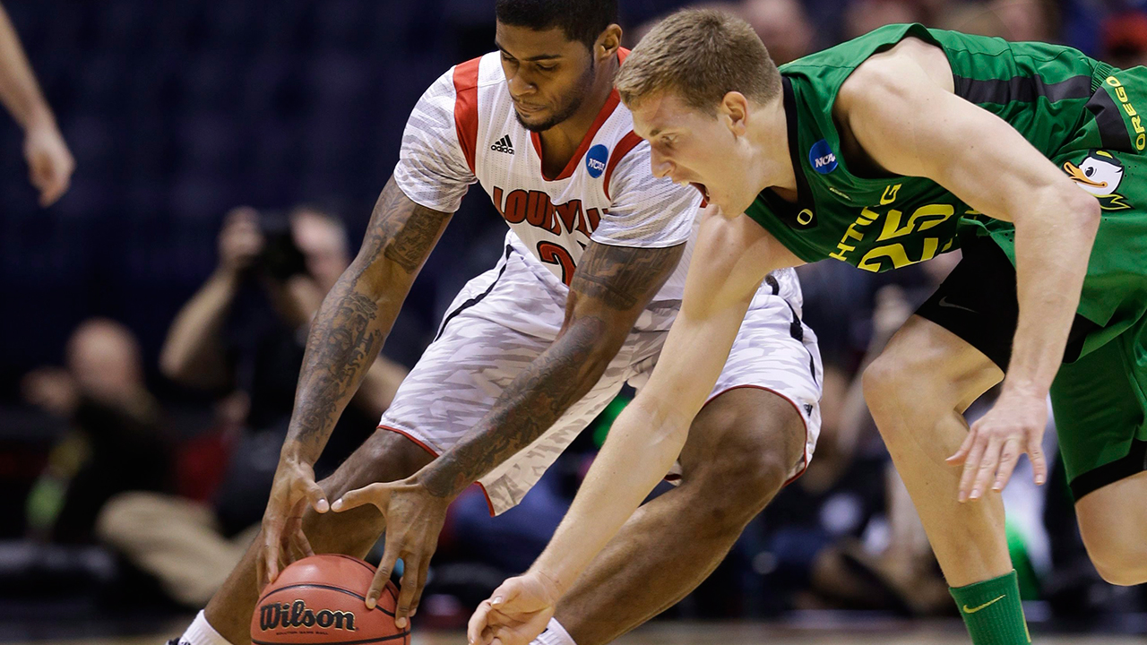 Toronto Raptors sign forward E.J. Singler