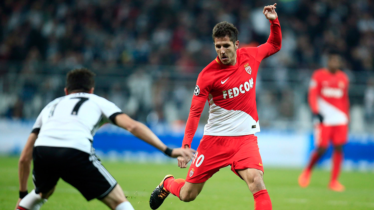 Monaco held at Amiens, gives PSG chance to go 6 points clear
