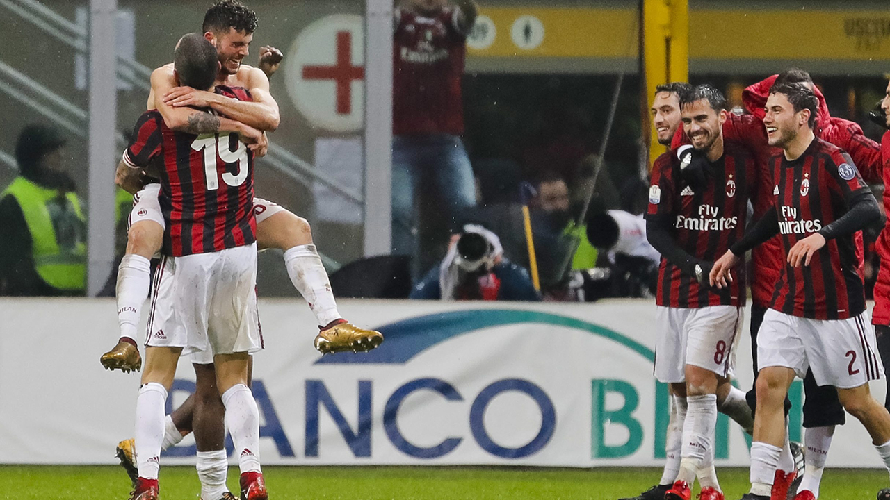 AC Milan beats Inter to reach Italian Cup semifinals
