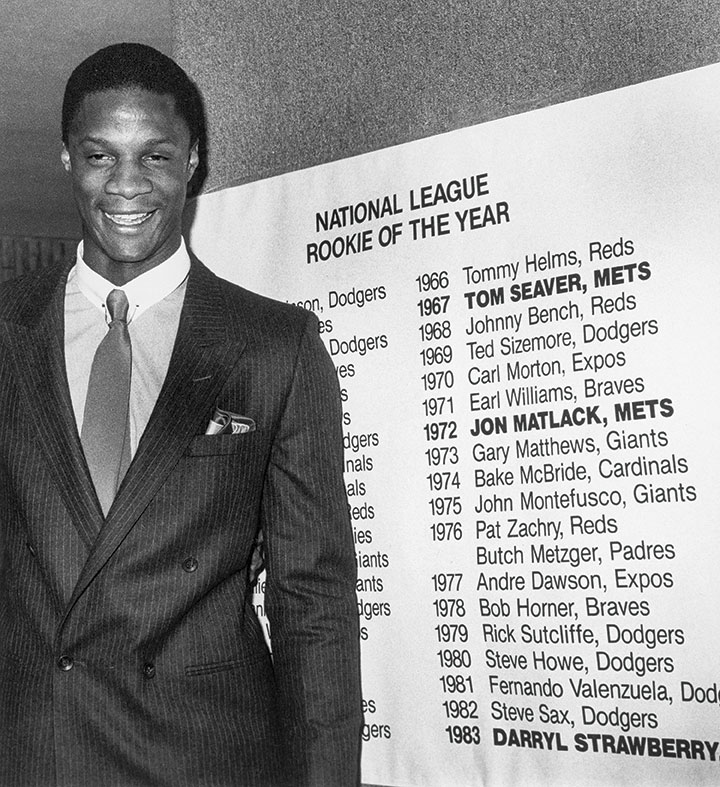 Darryl Strawberry of the Los Angeles Dodgers stands with Actor News  Photo - Getty Images