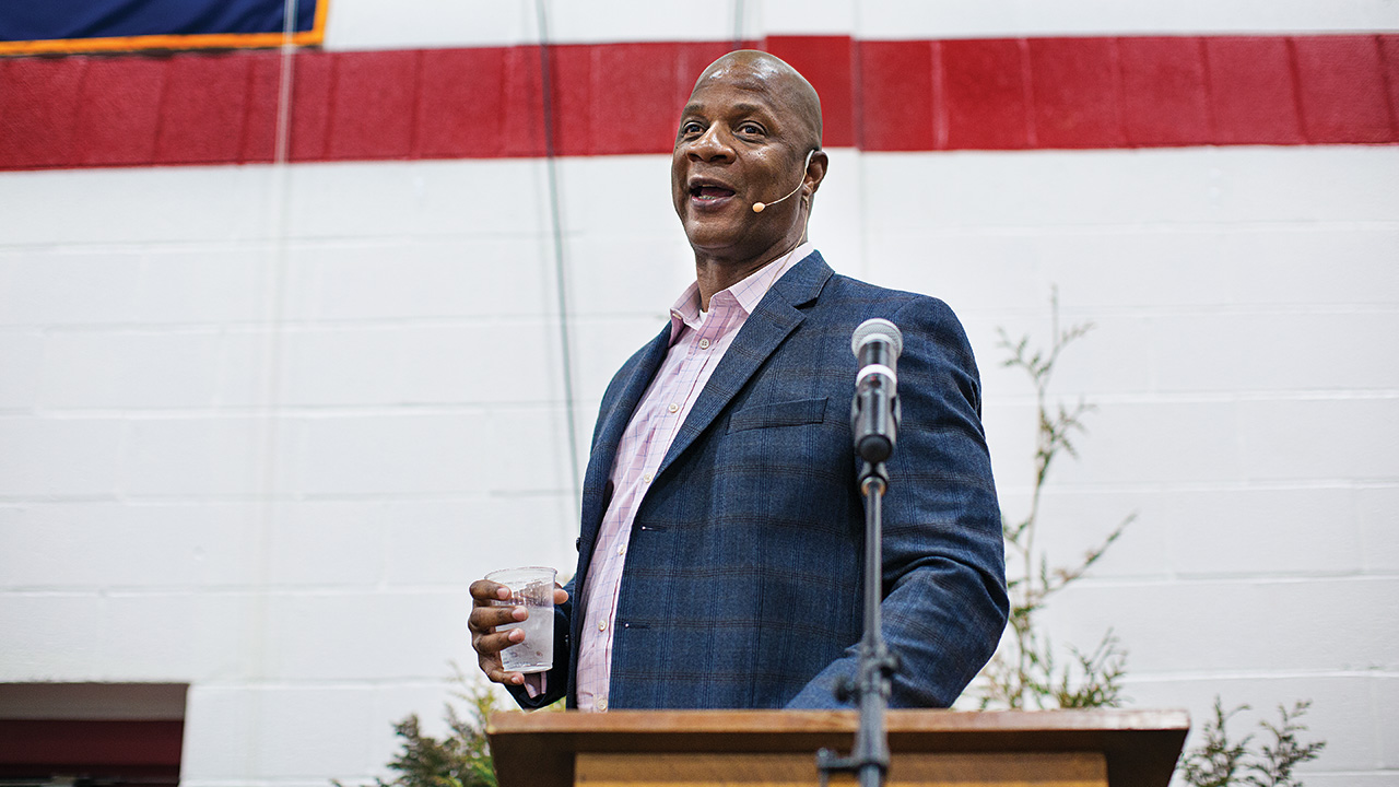 Darryl Strawberry visits A.P.R.C.H.S