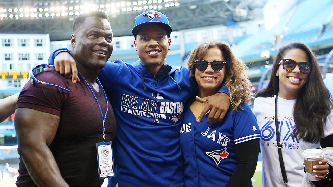 Marcus Stroman has touching Mother's Day moment at Rogers Centre