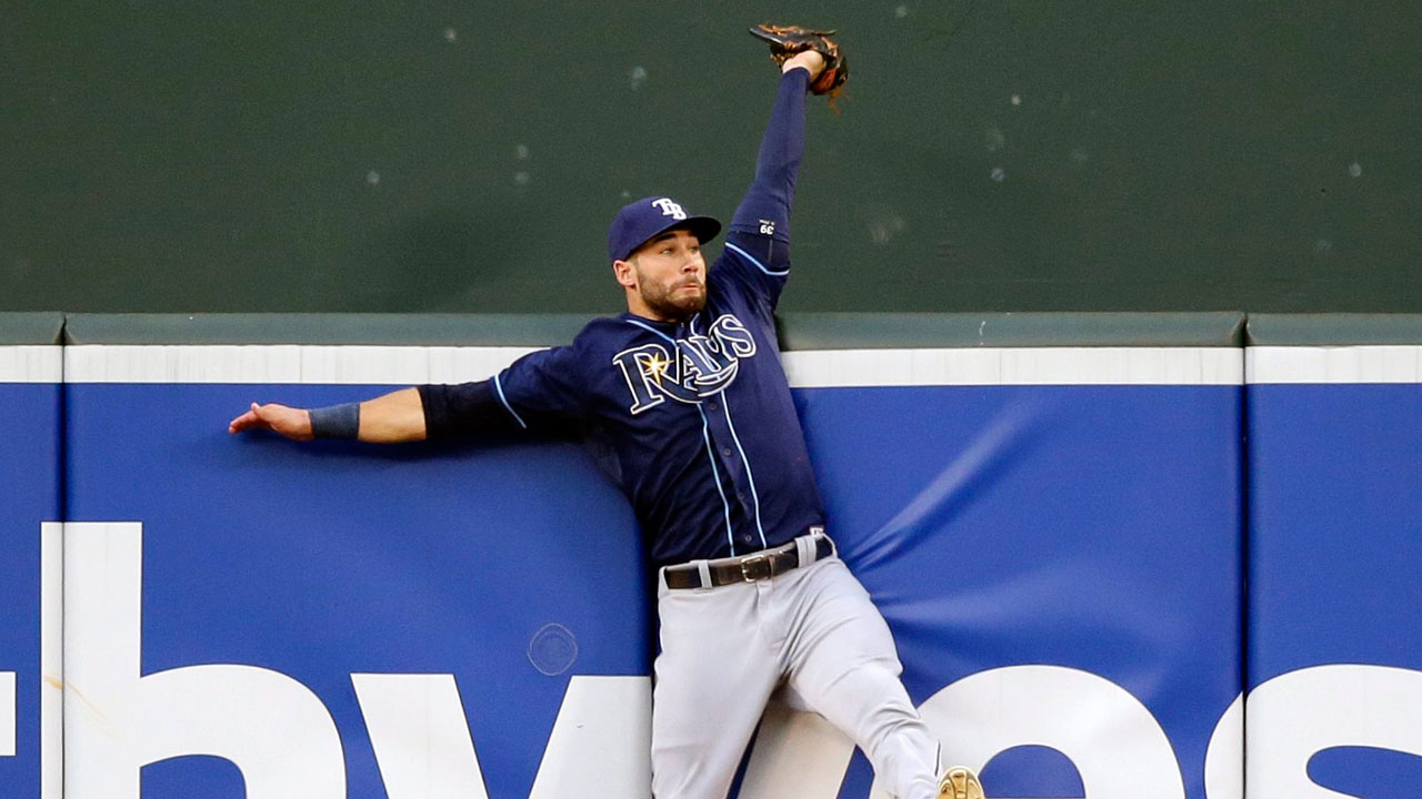 Rays' Kiermaier suffers hand fractures after missing diving catch