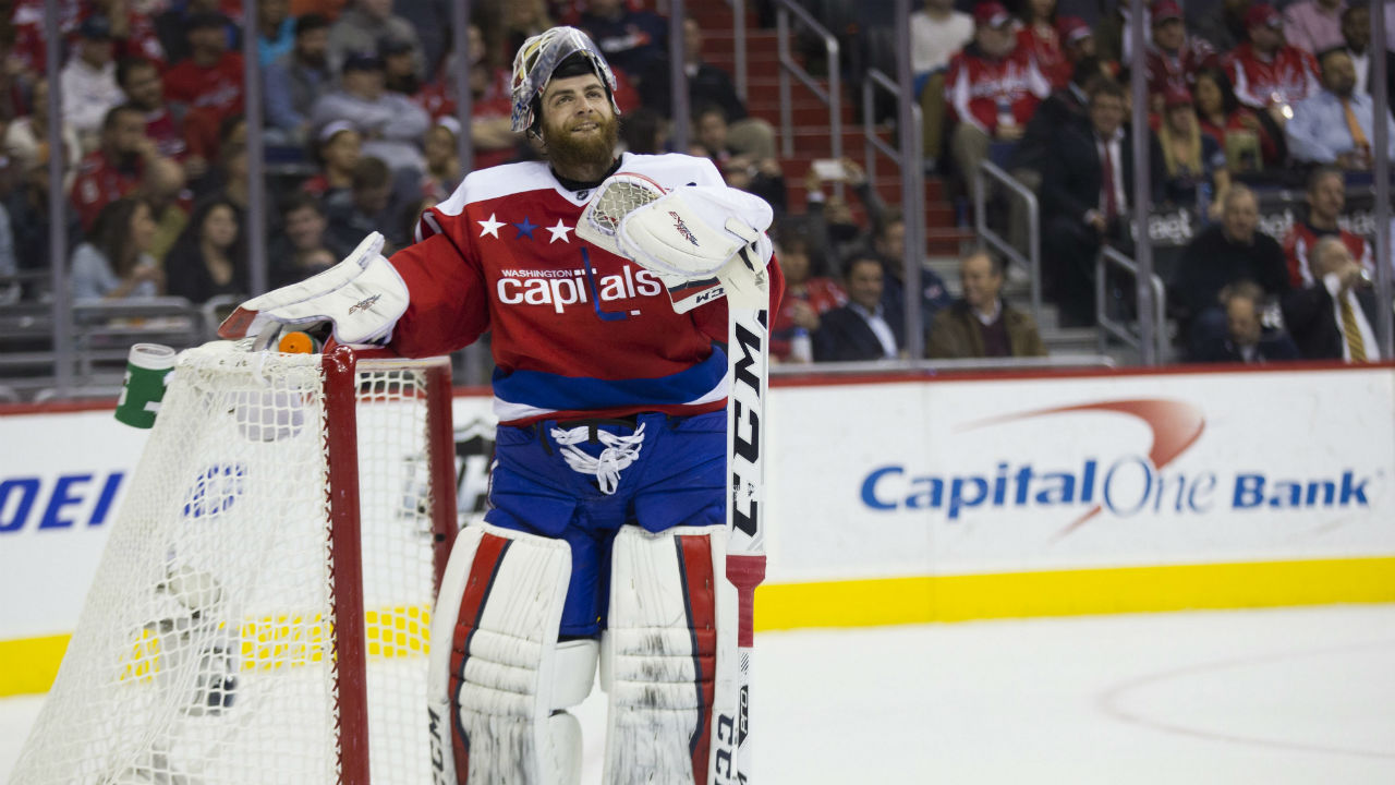 No. 48: Braden Holtby Finally Ties Martin Brodeur's Single Season Wins  Record