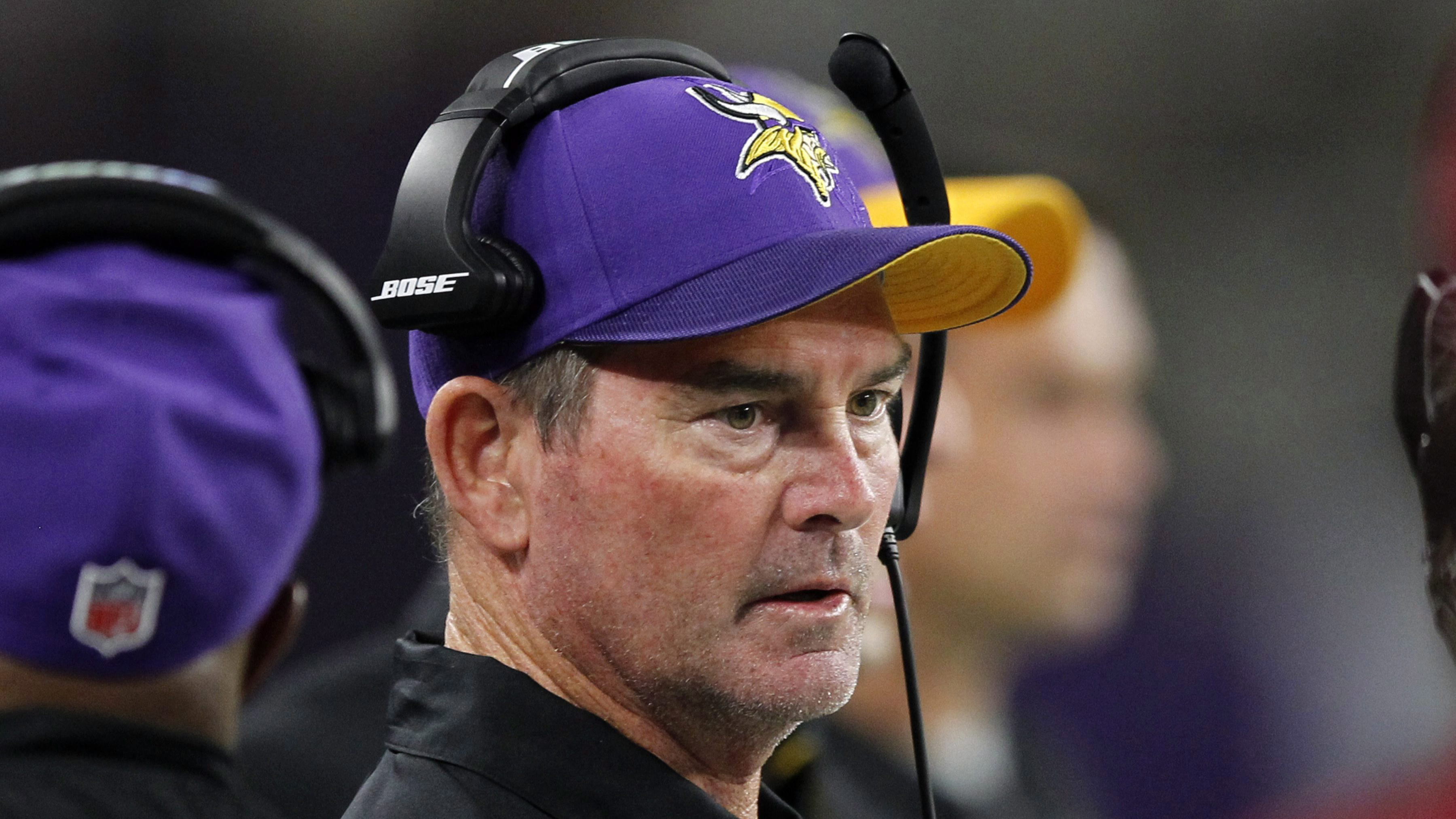 Vikings coach Mike Zimmer undergoes emergency eye surgery | 15 Minu...