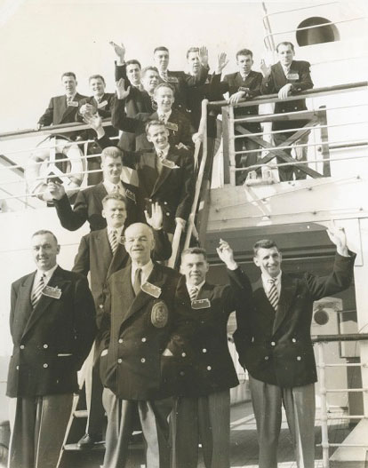 The Thistles board a ship for Japan in March 1954. (Lake of the Woods Museum)