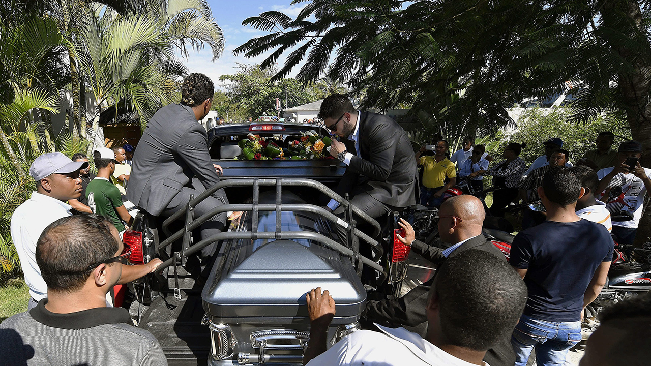 Royals, family grieve together at funeral for Yordano Ventura in