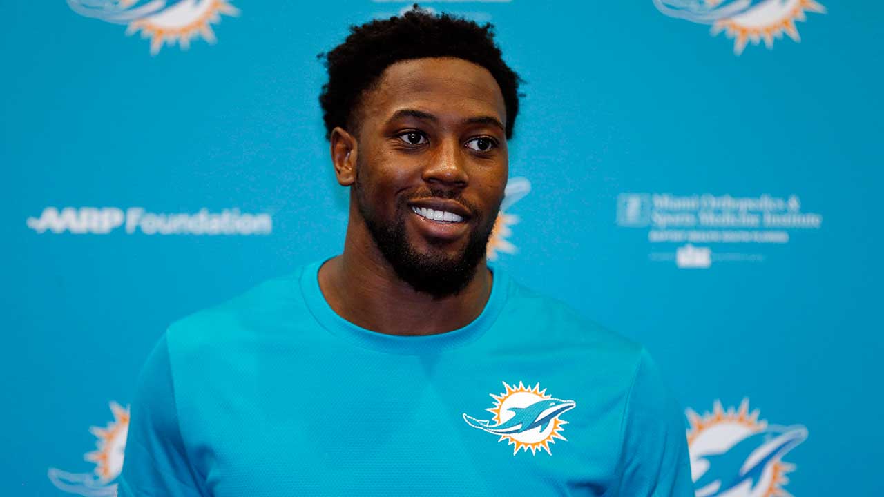 First-round pick Charles Harris signs with Dolphins | 15 Minute News