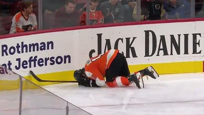 flyers nolan patrick leaves game against ducks sportsnet ca flyers defenseman concussion