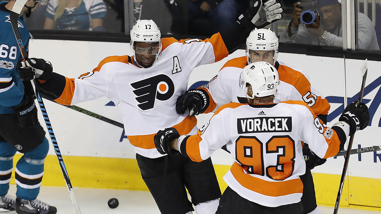 Simmonds scores hat trick in Flyers' win over Sharks