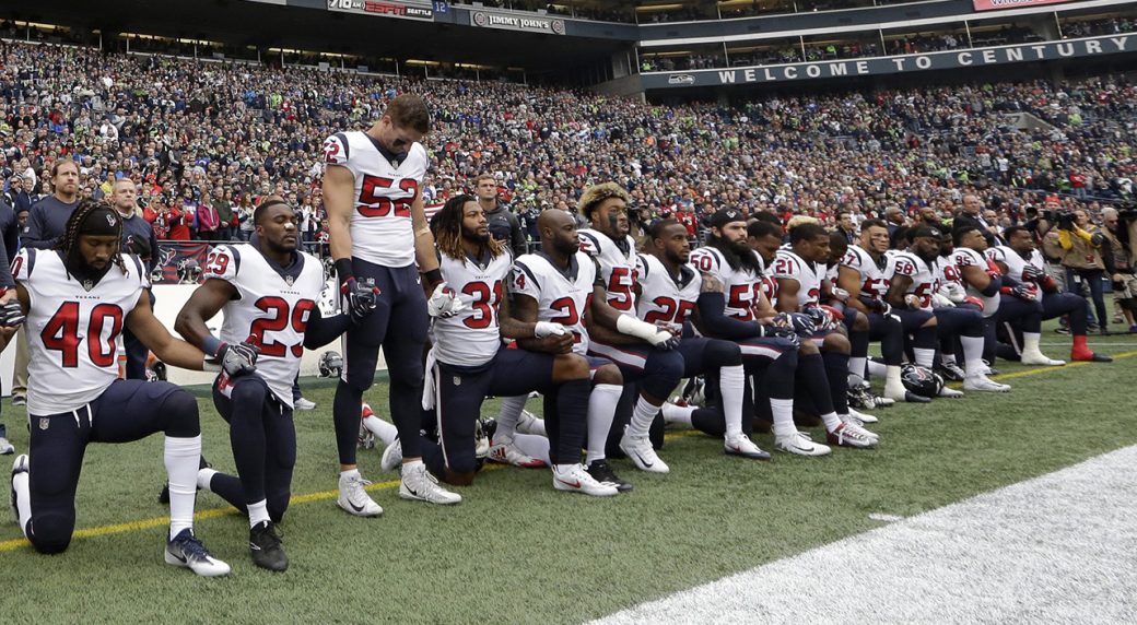 Most Texans kneel during anthem after owner's comments - Sportsnet.ca