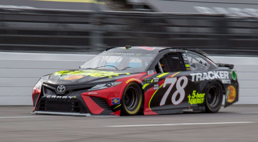 Fans and staff respond to snow at Martinsville Speedway