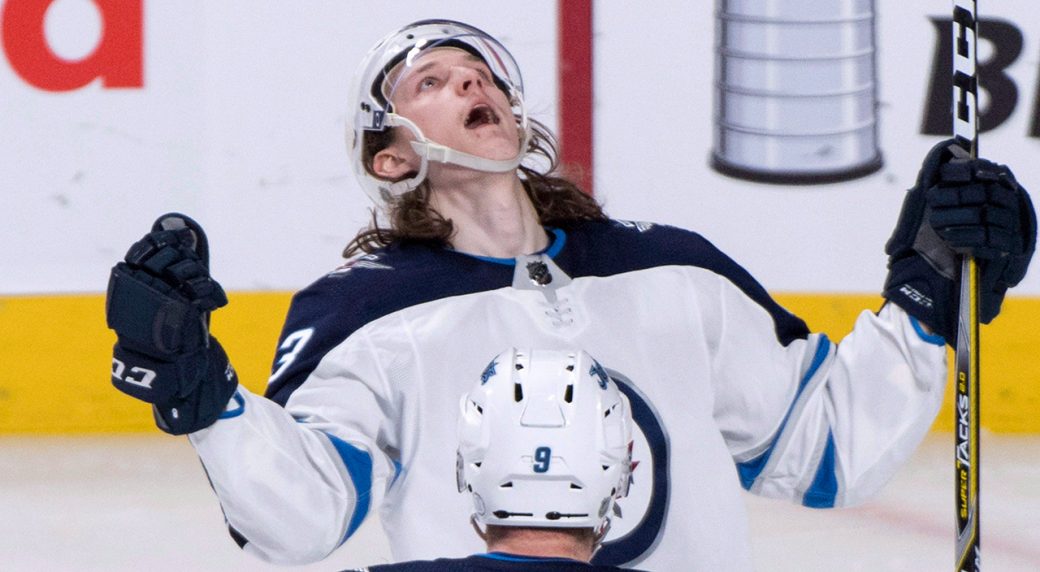 Jets win game 5; fans erupt at Whiteout Street Party