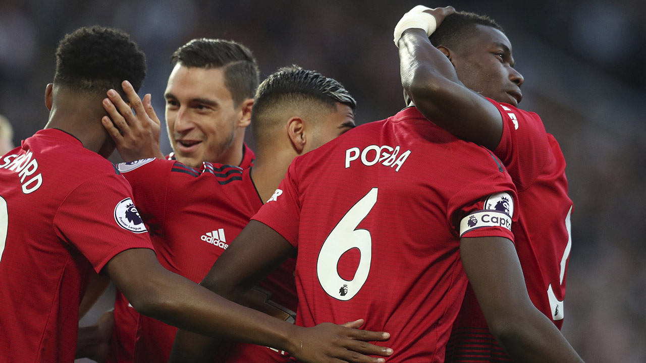 Pogba scores as Man United beat Leicester in Premier League opener
