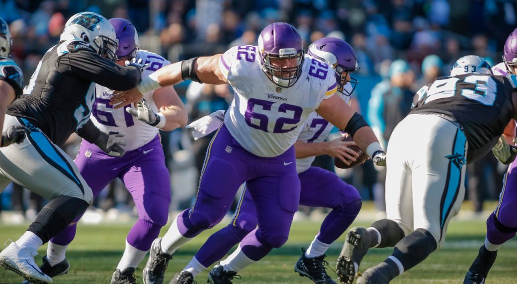 Vikings Guard Nick Easton Likely Out for Season
