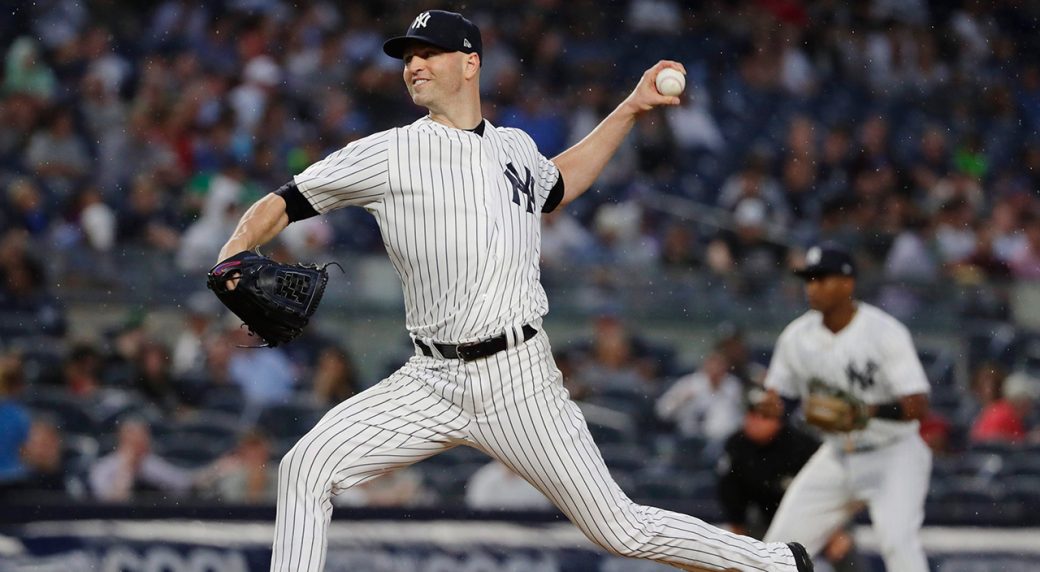 Yankees reportedly looking to add two starting pitchers