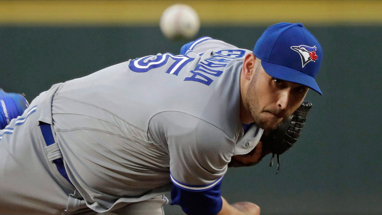 marco_estrada_throws_a_pitch_against_the_seattle_mariners