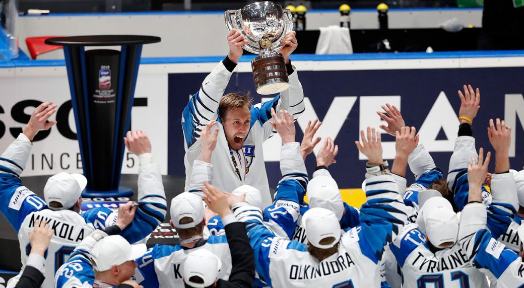Canada, Finland set for world hockey title game