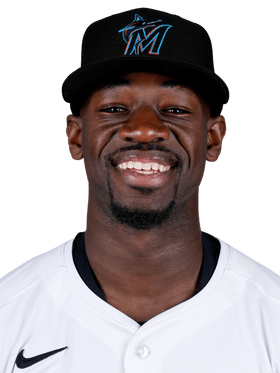 Yankees claim outfielder Jonathan Davis off waivers from Blue Jays